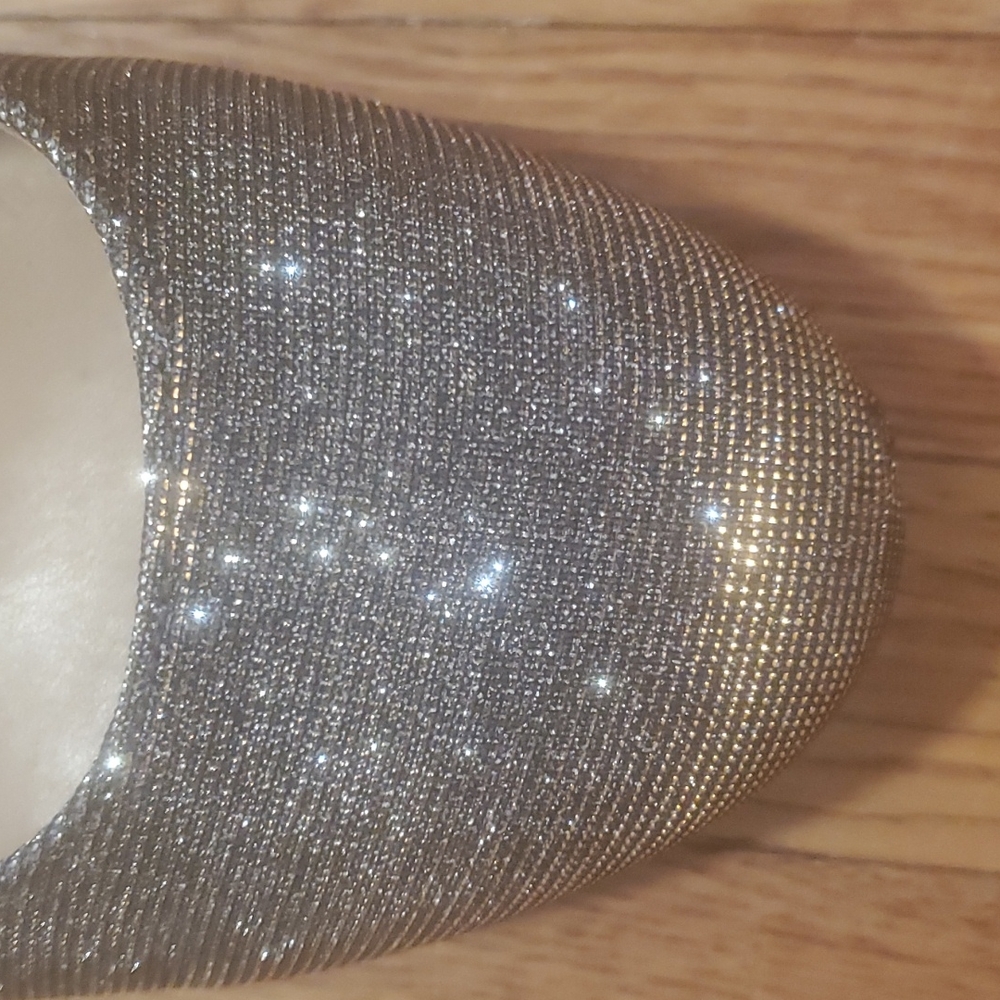 Heels - Picture 2 of 3